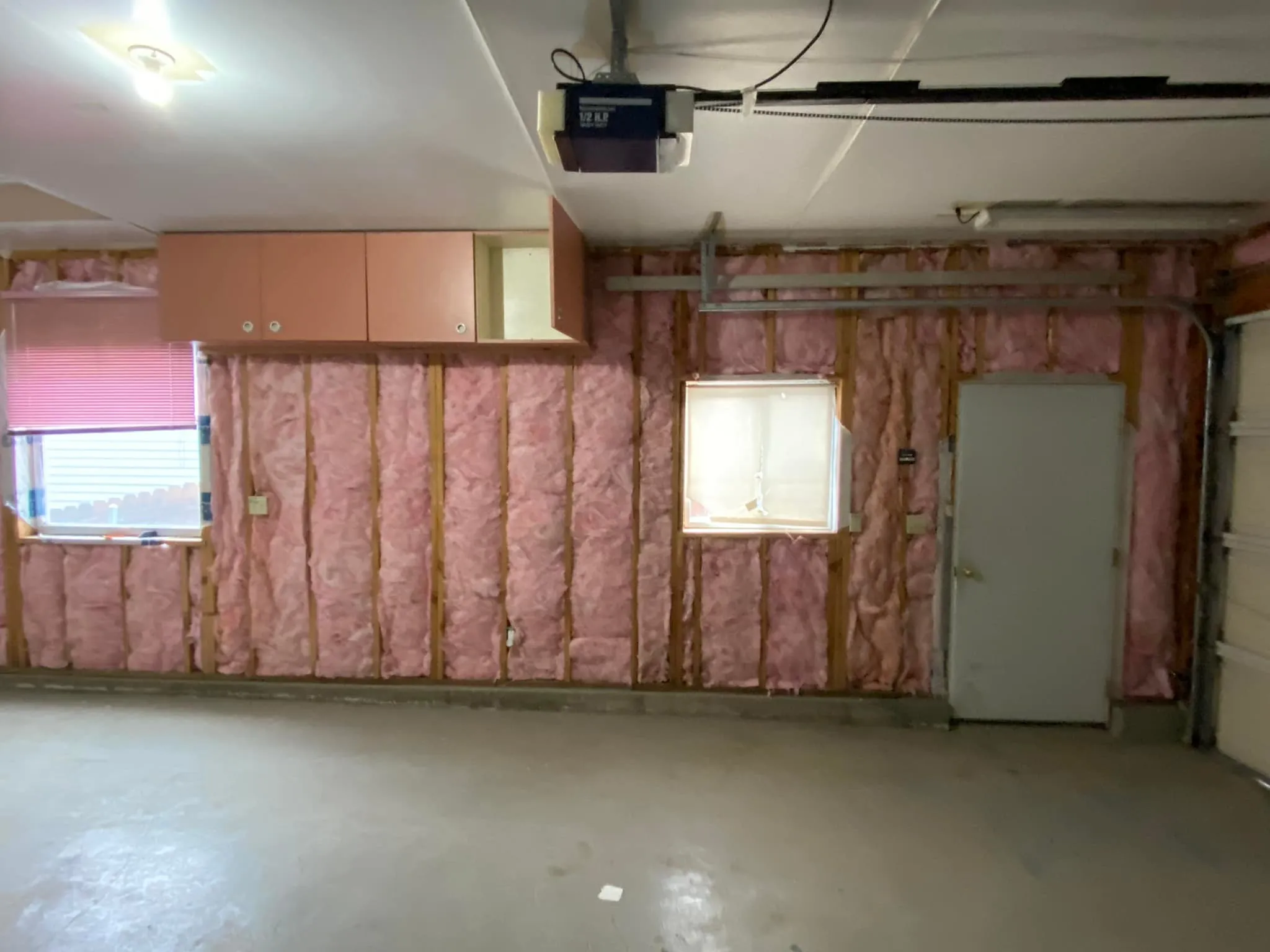 Spray Foam vs Fiberglass: Which Insulation Wins? Spray Foam vs Fiberglass: Which Insulation Wins?