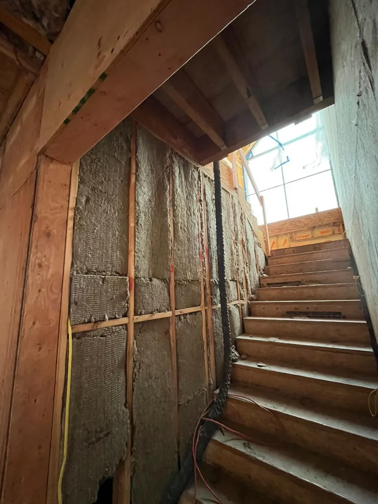 What is the difference between facing and unfaced insulation materials in Jackson Hole, WY