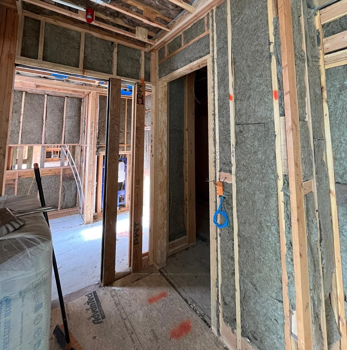 Why Homes in Evanston Lose Energy and How Mineral Wool Helps?